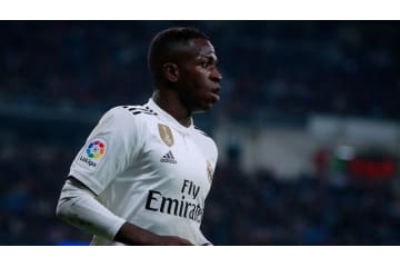 レアルの天才はメッシ級だと思う？バルサ選手の「シカト」が話題に 画像