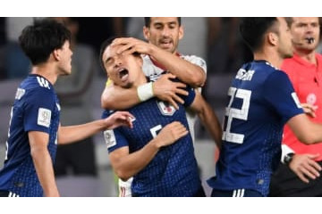 相手はアズムン？長友の「イラン選手と仲直り」、現地メディアでも報じられる 画像