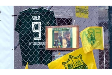 行方不明のナントFWサラ、飛行機の残骸発見か…2枚の座席が見つかる 画像