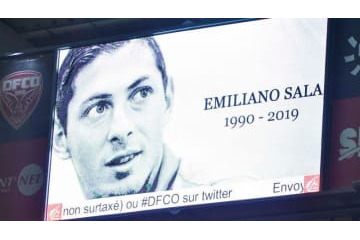 ナント、事故死したエミリアーノ・サラの「9」を永久欠番に 画像