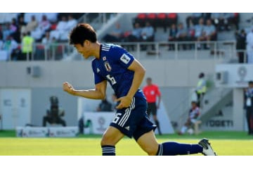 冨安健洋、殊勲の代表初ゴールをもう一度見よう！完璧ヘッドだ 画像