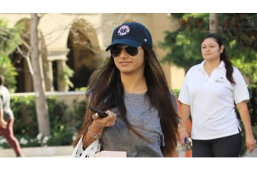 あのサッカーファンとして有名なセクシーポルノ女優が蹴る！そして大量抜きだ！ 画像