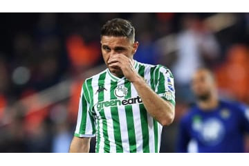 とほほ…ホアキン、宿敵ダービー出場中に「空き巣」 される 画像