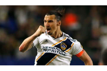 イブラ、さすがの2発！さらに驚愕の「スコーピオン未遂」動画も 画像