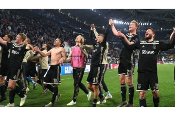 オランダが本気だ！アヤックスのCLベスト4進出で、全試合を延期に 画像