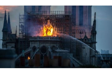 PSG、消防士500人を試合に招待！大聖堂の鎮火に感謝を 画像