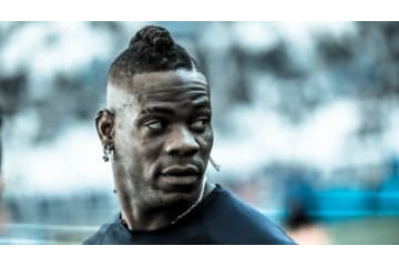 バロテッリ、怒る！「俺はテベスやカバーニじゃねぇ」 画像