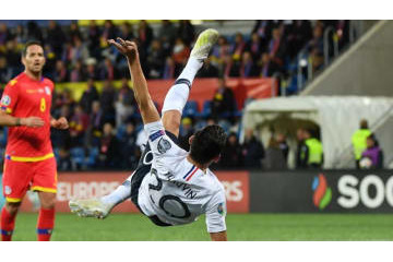 酒井宏樹の相棒！フランス代表トヴァンがやった「空中殺法」 がすげぇ 画像