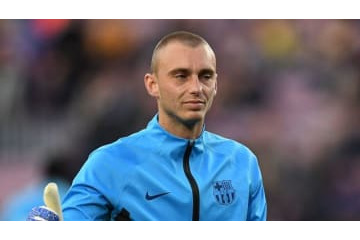 バレンシア入りのシレッセン、連日の「スリッパ」動画も話題 画像