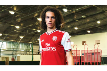 アーセナル、「25年ぶりにadidas復活」の2019-20新ユニフォームを発表！ 画像