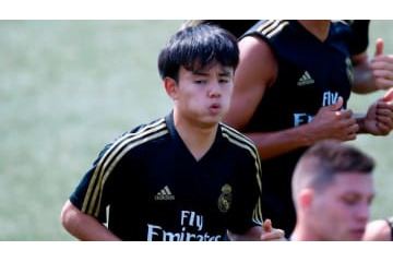 久保建英、レアル練習で「どんな練習？」と聞く　その瞬間がこれ 画像