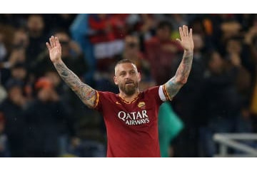 デ・ロッシ、ボカのファンにもみくちゃの大歓迎！その模様がこれだ 画像