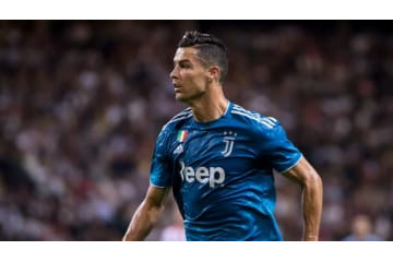 ロナウド、やりやがった！相手をあざ笑う「トリッキーな引き技」がこれ 画像