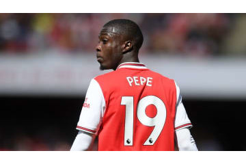 アーセナルFWペペ、相手選手を愕然とさせた「超股抜き」を見たか 画像