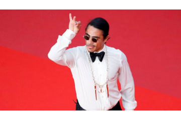 「セクシー塩ふりおじさん」とレアル選手とのハグしまくり動画がこれ 画像