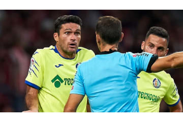 モドリッチだけじゃない！「新アキレス腱ルールでの一発退場」がこれ 画像