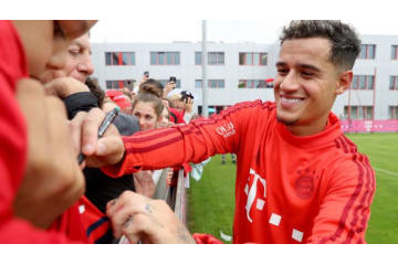 コウチーニョ、バイエルンで超神対応！なんと「ファン全員にサイン」 画像