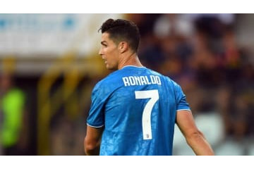 ロナウド、開幕戦で没収された「ミリ単位の超絶微妙オフサイドゴール」がこれ 画像