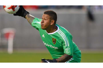 もはや人間業じゃない！神すぎる「トリプルセーブ」がこれ 画像