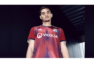 リヨン、「チャンピオンズリーグ用」の2019-20サードユニフォームを発表！ 画像