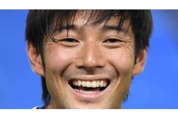 中島翔哉、大爆笑で崩れ落ちる！日本代表「謎シーン」がこれ 画像