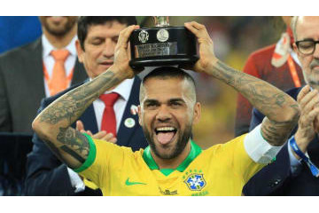 初々しい！「19歳のダニ・アウヴェス」はこんな感じだった 画像