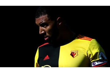 プレミアリーグFW、ベンツにスモーク貼り過ぎで罰金11万円 画像