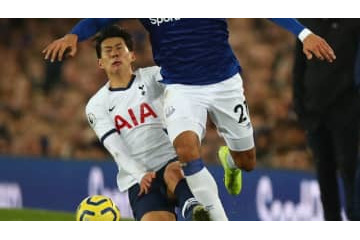 ソンフンミン、一発レッド退場…「問題のタックルシーン」がこれ 画像