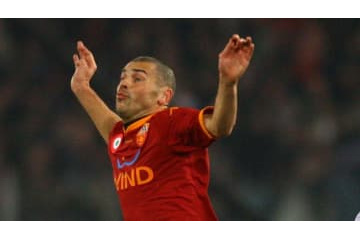 知る人ぞ知る元イタリア代表の息子、「自陣からの超絶ソロゴール」がこれ 画像