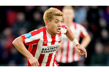 PSV堂安、練習でGKを棒立ちにさせた「超シュート」がこれ 画像