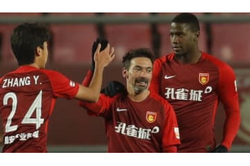 34歳ラベッシ、早くも引退へ！盛大セレモニーがこれ 画像