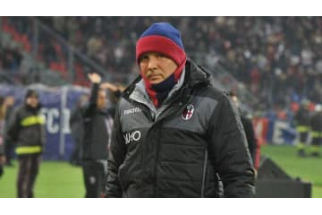 冨安健洋が学ぶ！ミハイロヴィッチ監督の「熱血指導」場面がこれ 画像