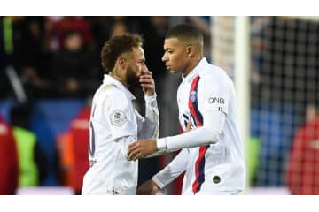 ネイマール、仲良しエムバペに一瞬イラッ！「ツンデレシーン」がこれ 画像