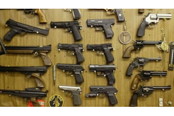 男性射殺の瞬間も…ウルグアイ優勝ファンが襲撃される衝撃映像 画像