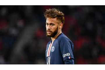 天才ネイマール降臨！4人を凍らせた「超絶トリッキーパス」がこれ 画像