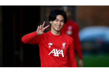 南野拓実に“熱愛”報道！噂の「彼女」を見てみよう 画像