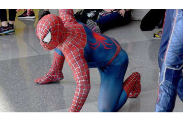 フットサルで話題沸騰、「スパイダーマンGK」プレーがこれ 画像