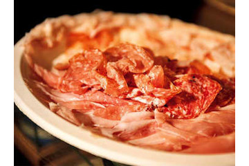 「叶うなら10分以内に食べてほしい！」こだわりは強いが、その口どけに驚嘆させられる生ハムがあった！ 画像
