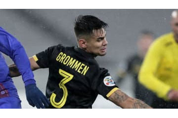 日本人選手も見た！「マラドーナスタイルの神の手ゴール」がこれ 画像