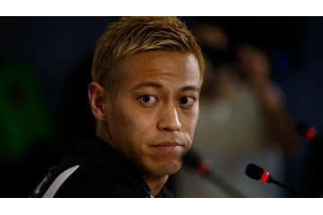 これぞ本田圭佑！練習合間の「ガチ腹筋」が大きな話題に 画像