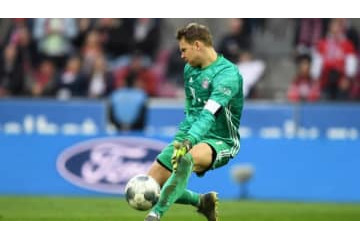 世界最強のスイーパーGK！ノイアー、「決死の鬼飛び出し」がこれ 画像