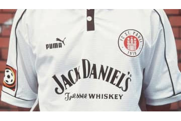 ビールからウイスキーまで！「お酒スポンサー」ユニフォーム8選 画像