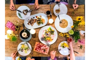 中にはフォトジェニックな空間が…！楽しくて美味しい、フラワーショップ経営のビストロとは 画像