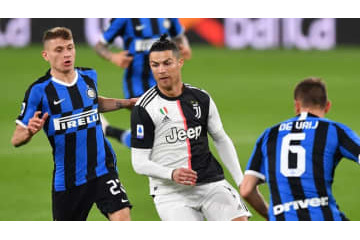 35歳ロナウド、腹筋バキバキでユーヴェ同僚が引く？「仰天顔」がこれ 画像