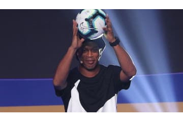 違法入国で逮捕のロナウジーニョ「パラグアイに帰化」しようとしていた？ 画像