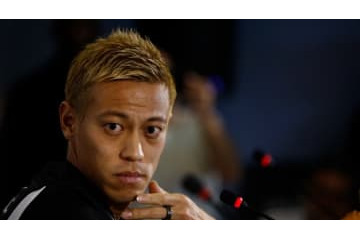 本田圭佑、マスク姿で登場したブラジルデビュー戦で初ゴール！(動画あり) 画像