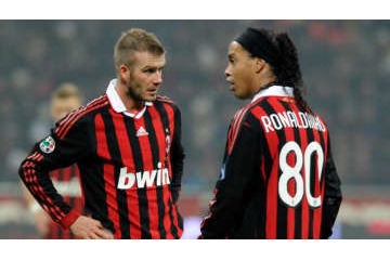 40歳ロナウジーニョ、ミラン時代にやった「ベッカムとの豪華アシスト共演」がこれ 画像