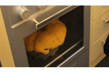 危険すぎ…トイレットペーパーリフティング、キッチンで失敗するとこうなる 画像