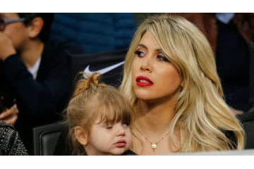 コロナ流行地に旅行のイカルディ妻、元夫が大激怒！「母の自覚がねぇのか」 画像