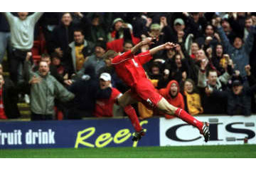 20歳丸坊主ジェラードが伝説に！ユナイテッドを粉砕した「無慈悲ミドル」がこれ 画像